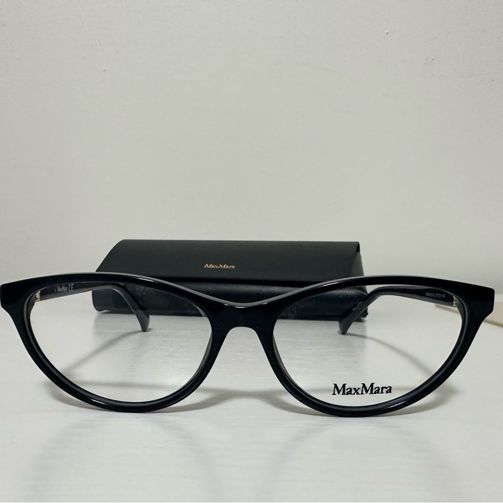MaxMara Elegant Black Eyewear